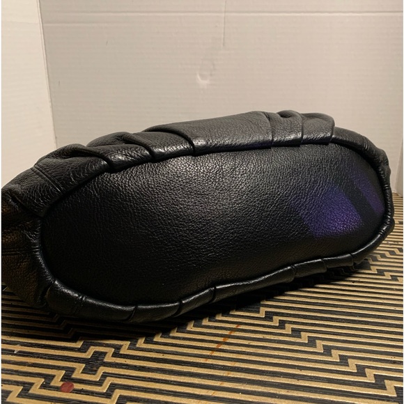 Coach pebble grain leather puse - Picture 3 of 12